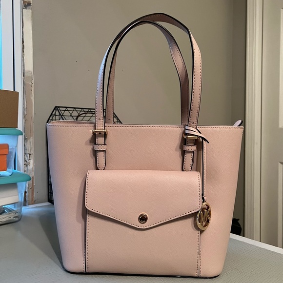 Michael Kors purse in Pink - Picture 14 of 14